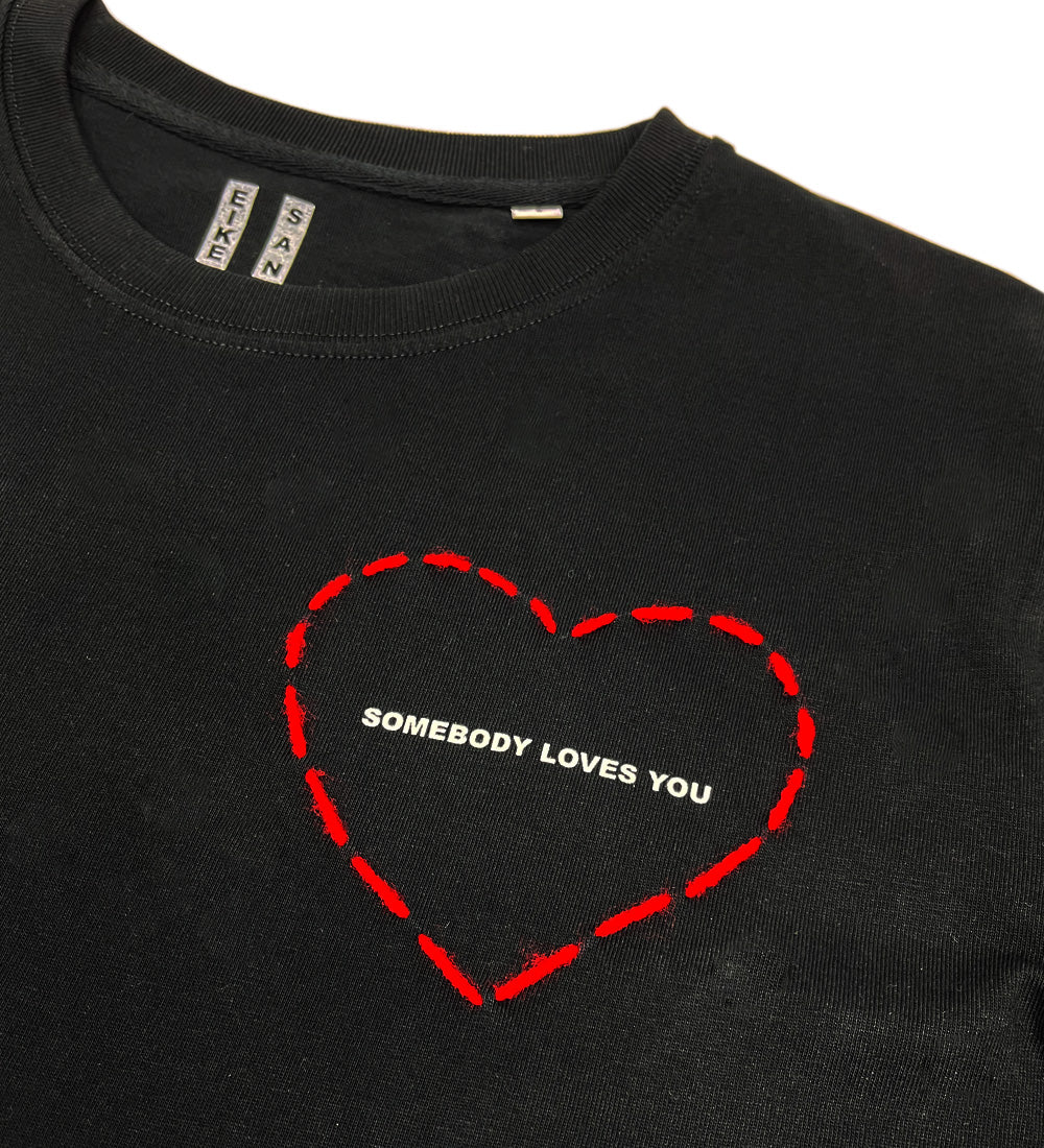 Somebody Herz Stick | T-Shirt