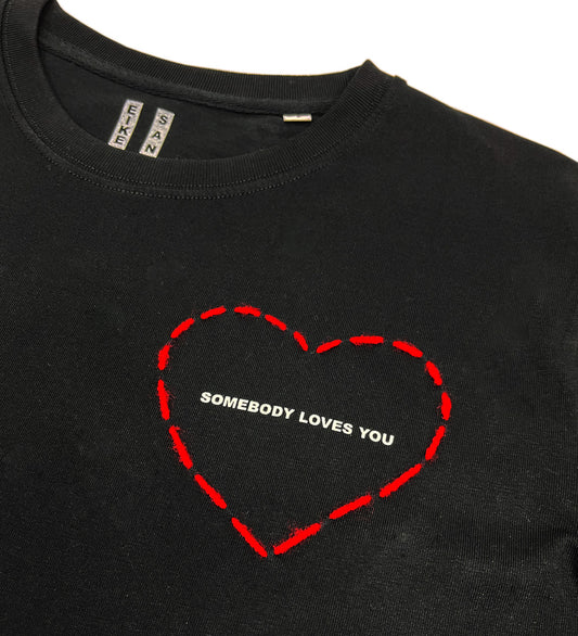 Somebody Herz Stick | T-Shirt